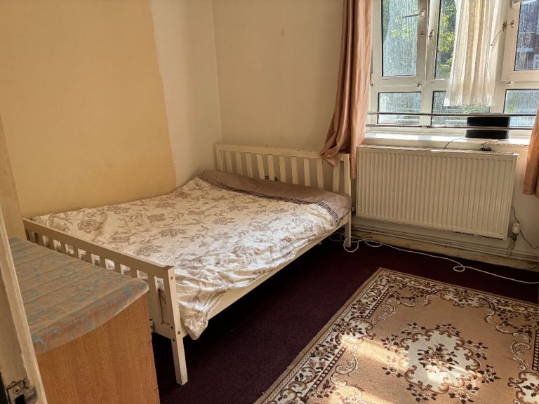 Room available for rent in  hackney dalston 