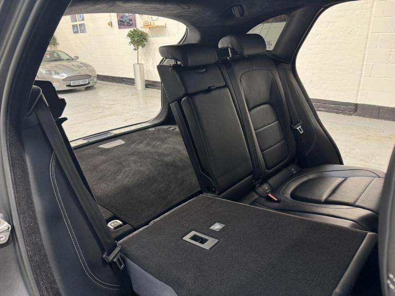 2019 Jaguar F-Pace 2.0 D180 R-Sport SUV 5dr Diesel Auto AWD Euro 6 (s/s) (180 ps) ESTATE Diesel A...