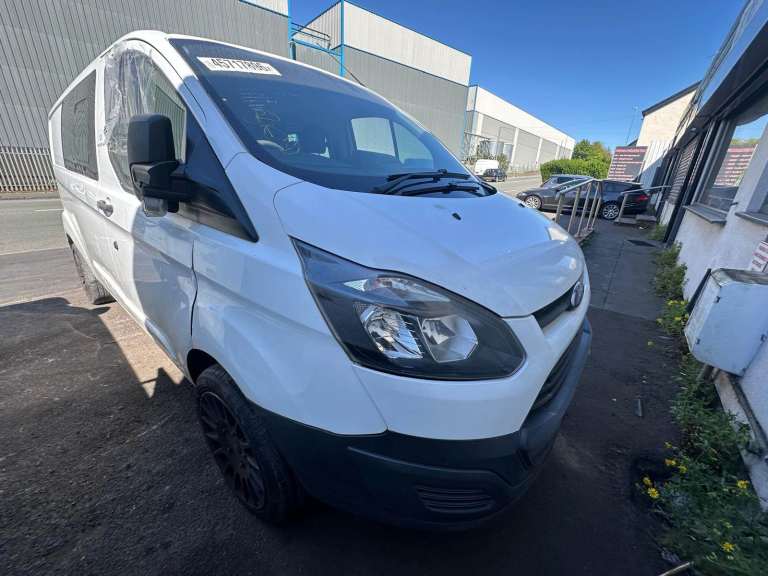 2015 FORD TRANSIT CUSTOM 2.2 TDCI 100PS LOW ROOF D/CAB VAN BREAKING FOR PARTS