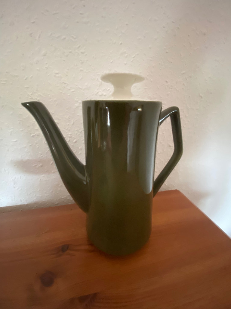 Beswick coffee pot 1958 pattern sage green