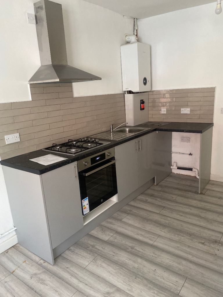 Flat to let 