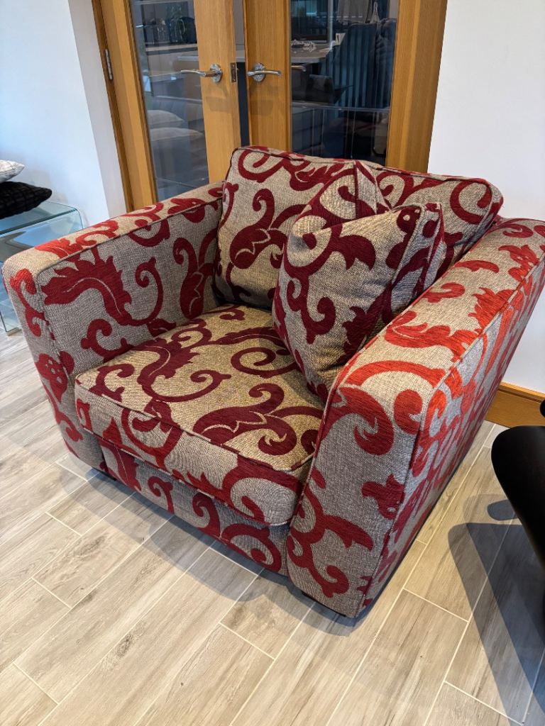 Beautiful large armchair / occasional chair from Creations