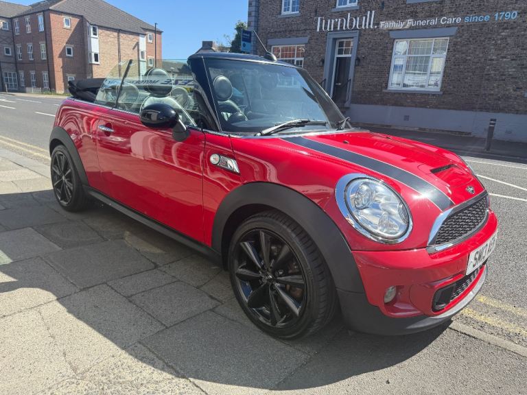 Mini, CONVERTIBLE, Convertible, 2013, Manual, 1598 (cc), 2 doors