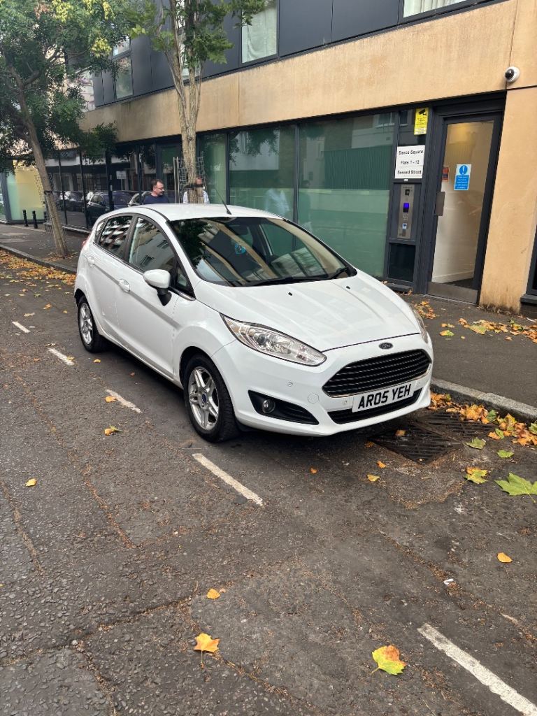 Ford, FIESTA, Hatchback, 2012, Manual, 1241 (cc), 5 doors