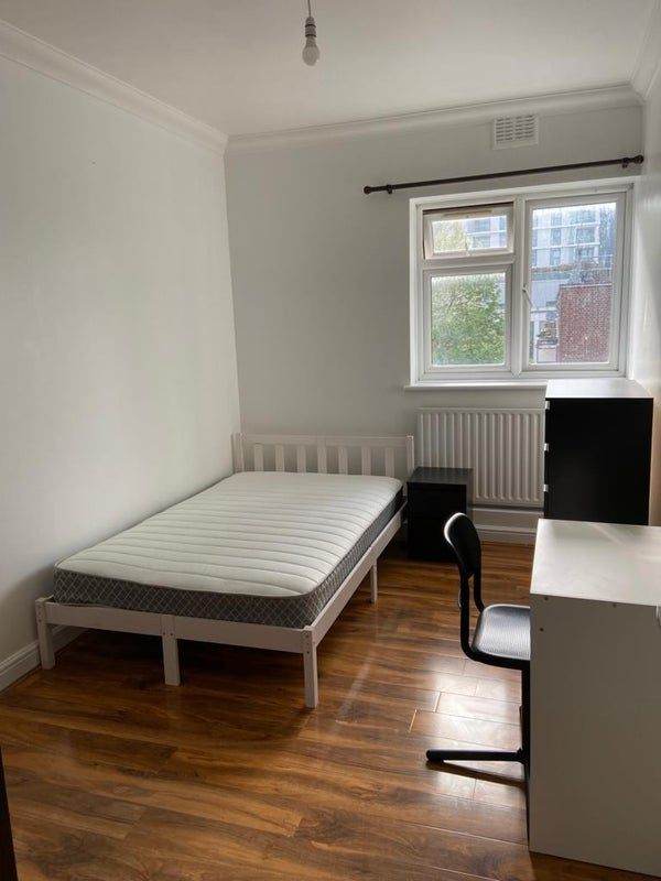 🏚️🔑  LARGE DOUBLE ROOM IN VAUXHALL/NINE ELMS  🔑