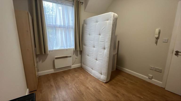 BENEFITS ACCEPTED - Studio Flat Available in Crofton Lewisham SE4
