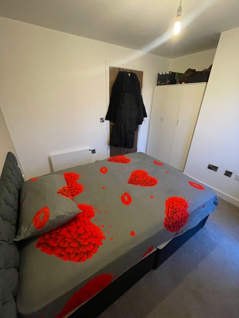 Double room in M5 Salford (Mon-Friday Let)