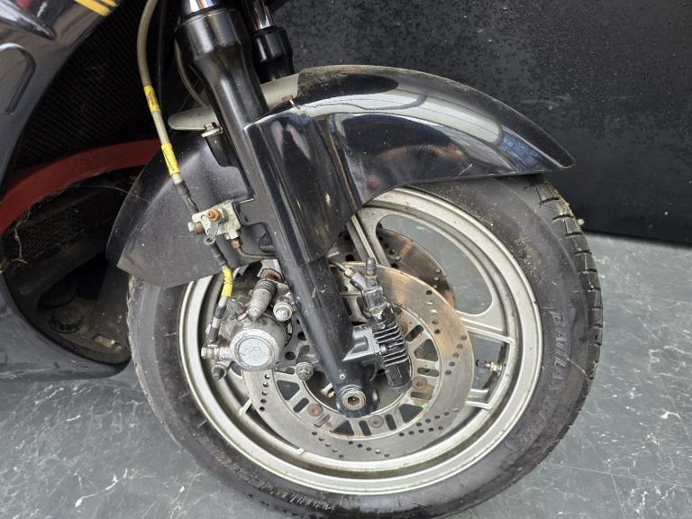 KAWASAKI GPZ 600 R PROJECT BIKE HPI CLEAR