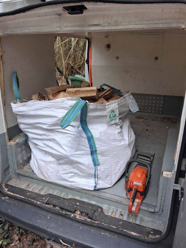 1ton builders bags of seasoned hardwood logs with free delivery 