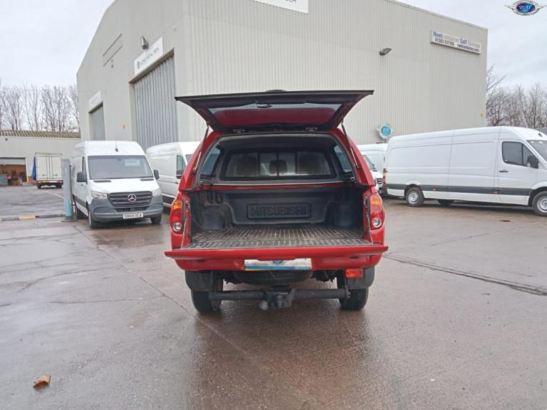 MITSUBISHI L200 2.5 DI-D Trojan Red Manual Diesel 2011