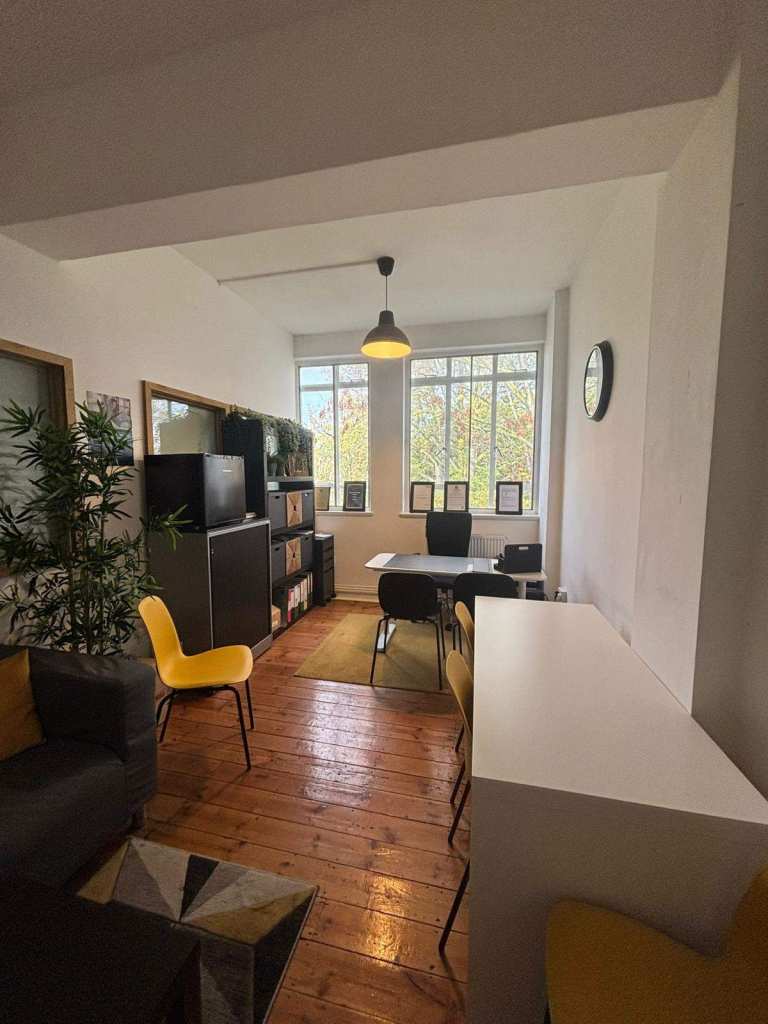 Office | Creative Space | Artist Studio | Workspace | Commercial | Beauty Room in Tower Hamlets E3 