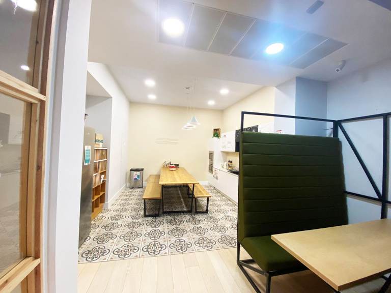 Office | Creative Space | Beauty Room | Workspace | Commercial Unit in Hackney Central E8