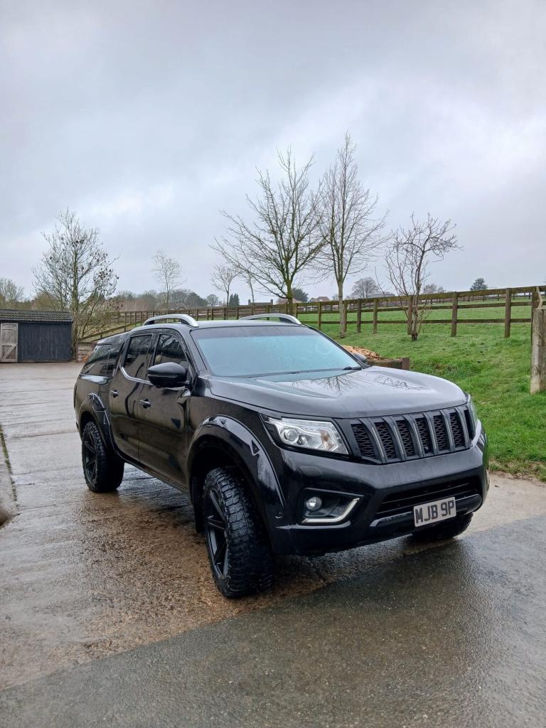 2017 Nissan Navara Double Cab Pick Up Tekna 2.3dCi 190 4WD PICK UP Diesel Manual