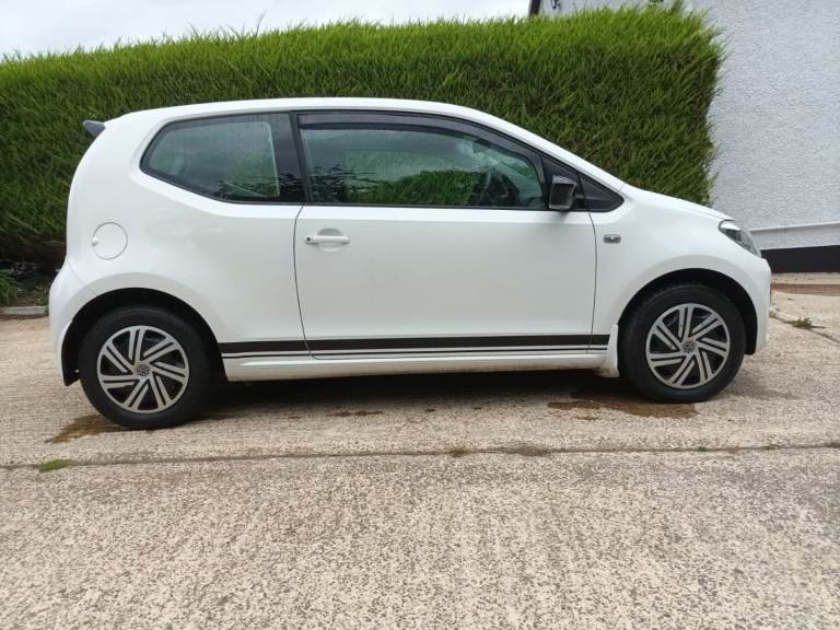Volkswagen, UP, Hatchback, 2013, Manual, 999 (cc), 3 doors