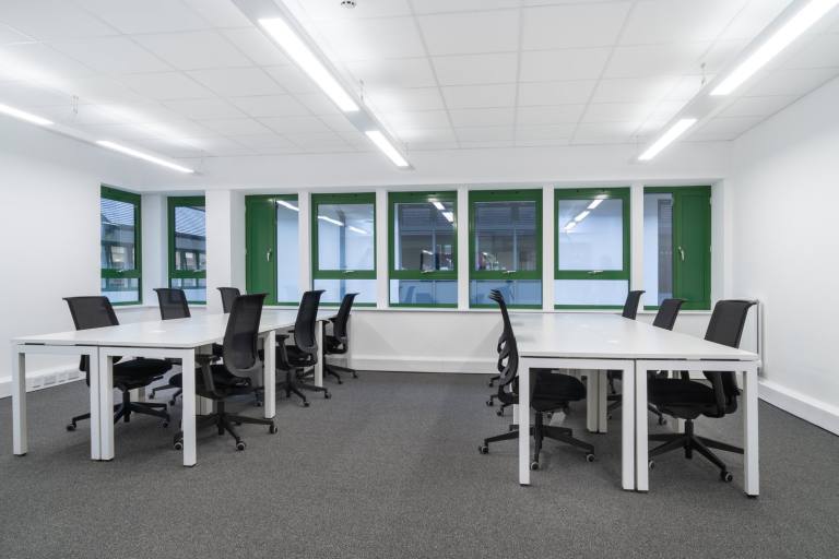 Crowborough - TN6 1DH \ Secure an Office with 5 Workstations