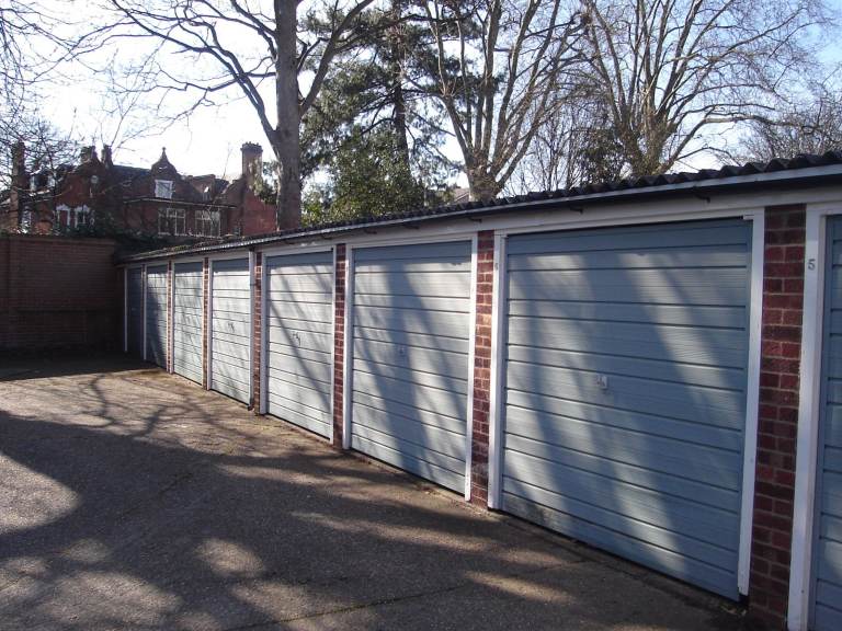 Garage to rent at Lindley Court, Glamorgan Road, Hampton Wick, KT1 4HU