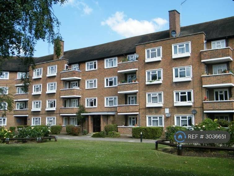 1 bedroom flat in The Willoughbys, London, SW14 (1 bed) (#3036651)