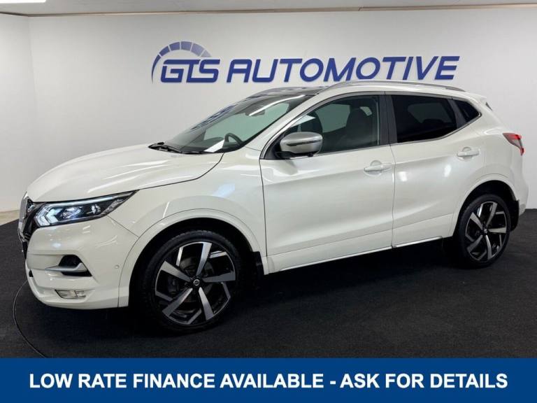 2019 Nissan Qashqai 1.3 DIG-T TEKNA+ PLUS 140 BHP + SAT NAV + HEATED LEATHER + GLASS SUNROOF HATC...