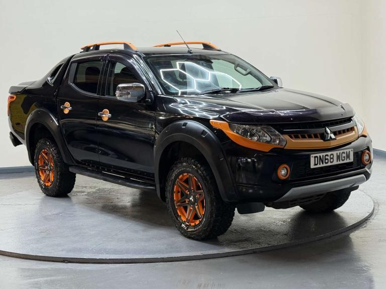 2018 Mitsubishi L200 2.4 L200 Barbarian SVP II DI-D Auto 4WD Pickup Diesel Automatic