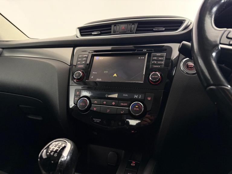 2017 Nissan Qashqai 1.5 dCi N-Connecta 5dr HATCHBACK DIESEL Manual