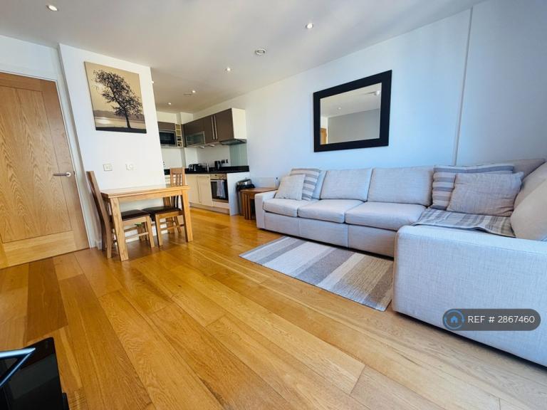 1 bedroom flat in Watermans Place, Leeds, LS1 (1 bed) (#2867460)