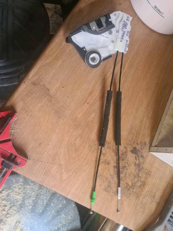 Toyota prius 2017 front driver side door lock actuator 