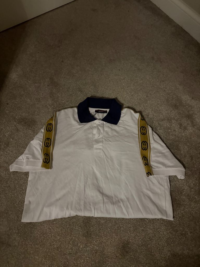 Gucci Polo Shirt – White with Navy Collar, Good Condition