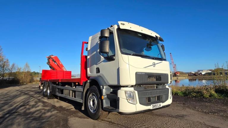 2019 Volvo FE3 20 Euro6 6x2 FASSI F155 Flatbed Rear-Mount Crane