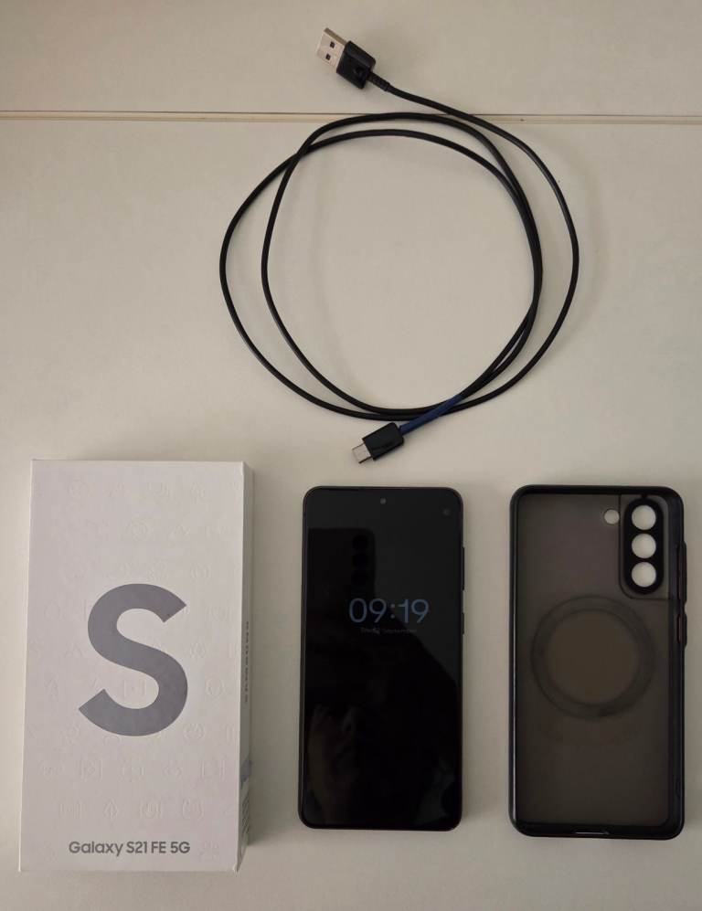 Samsung Galaxy S21 FE 5G - Grey Black, 128GB, Unlocked