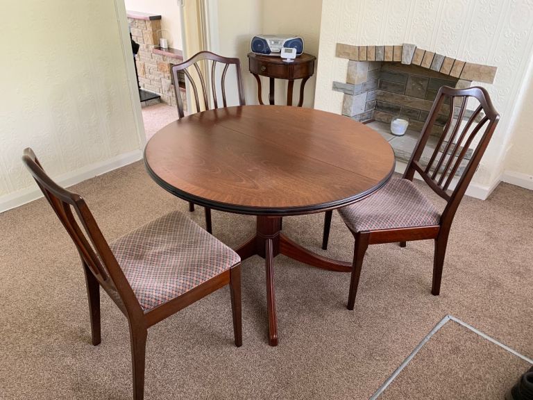 Wooden Round Dining Table and 4 Chairs – Good Condition