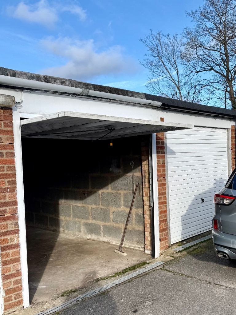 Secure Private Garage Storage to Let – N3 Area