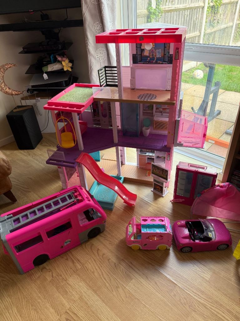 Barbie Dreamhouse & extras 