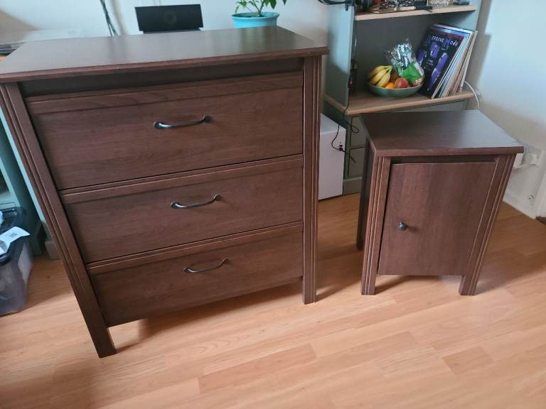Chest fo drawers with bedside cabinet set 