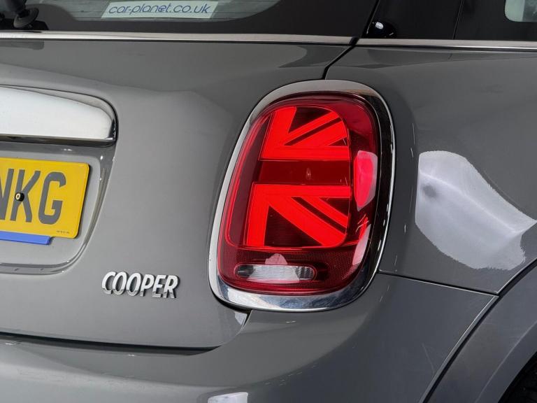 2019 MINI Hatch 1.5 Cooper Exclusive Euro 6 (s/s) 5dr HATCHBACK Petrol Manual