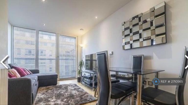 1 bedroom flat in Dowells Street, London, SE10 (1 bed) (#2710565)