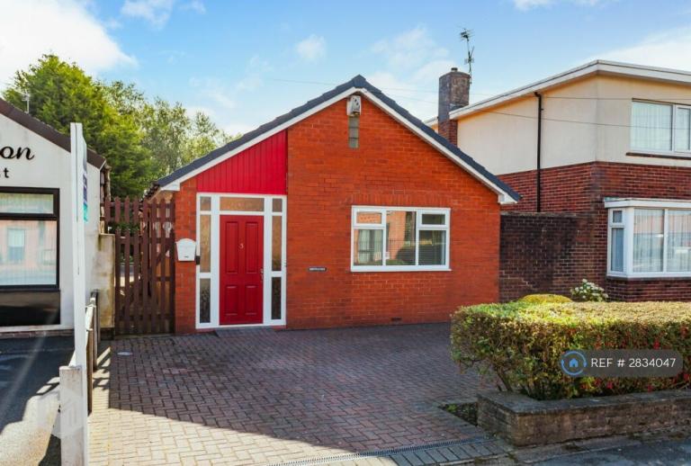 2 bedroom house in Tynesbank, Manchester, M28 (2 bed) (#2834047)