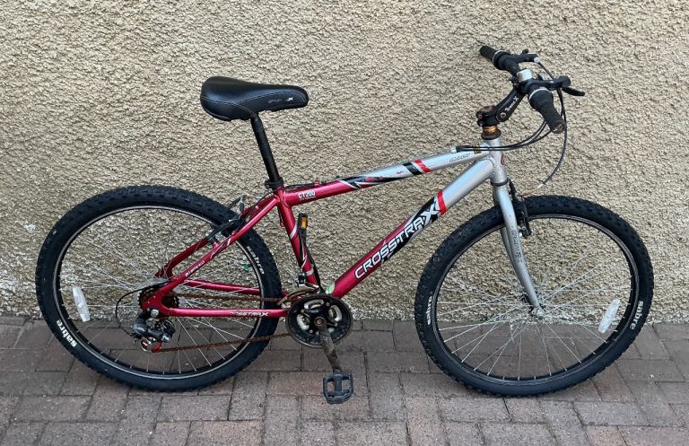 Bike/Bicycle.GENTS CROSSTRAX “ CT 200 “ SMALL FRAME MOUNTAIN BIKE 