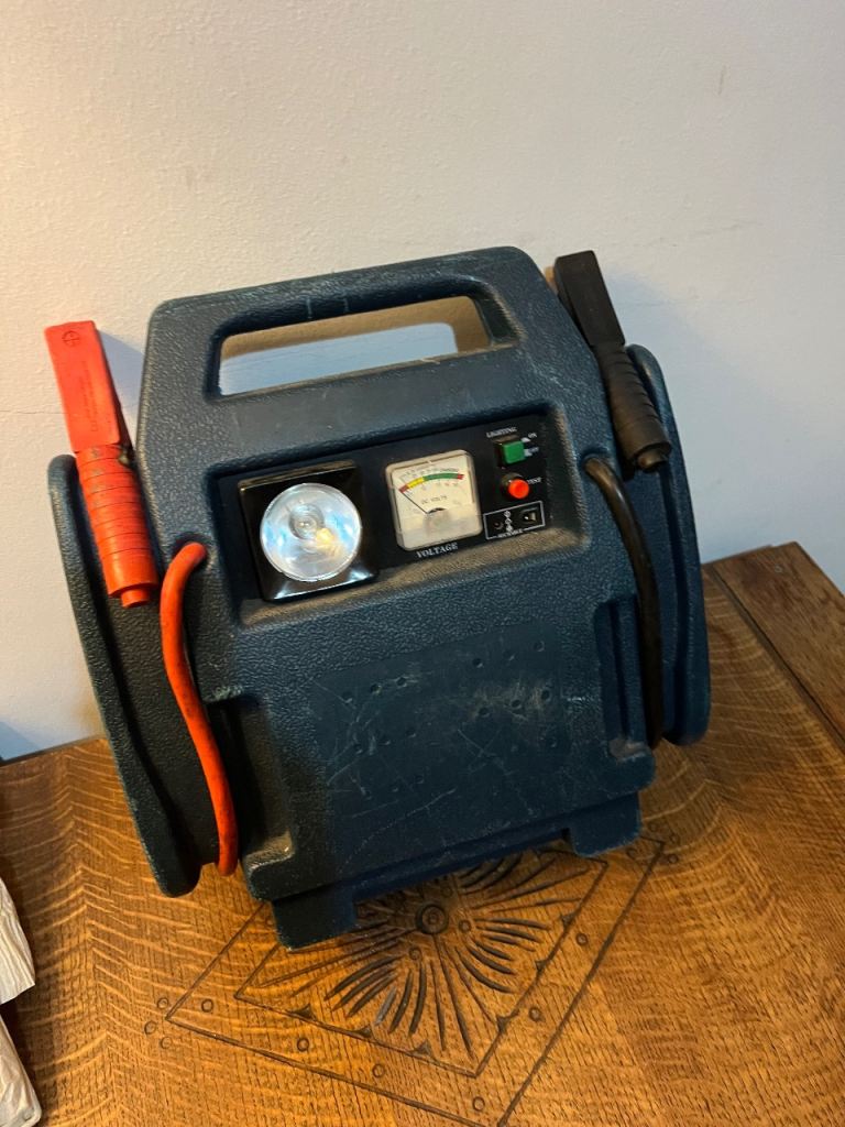 Battery pack jump starter