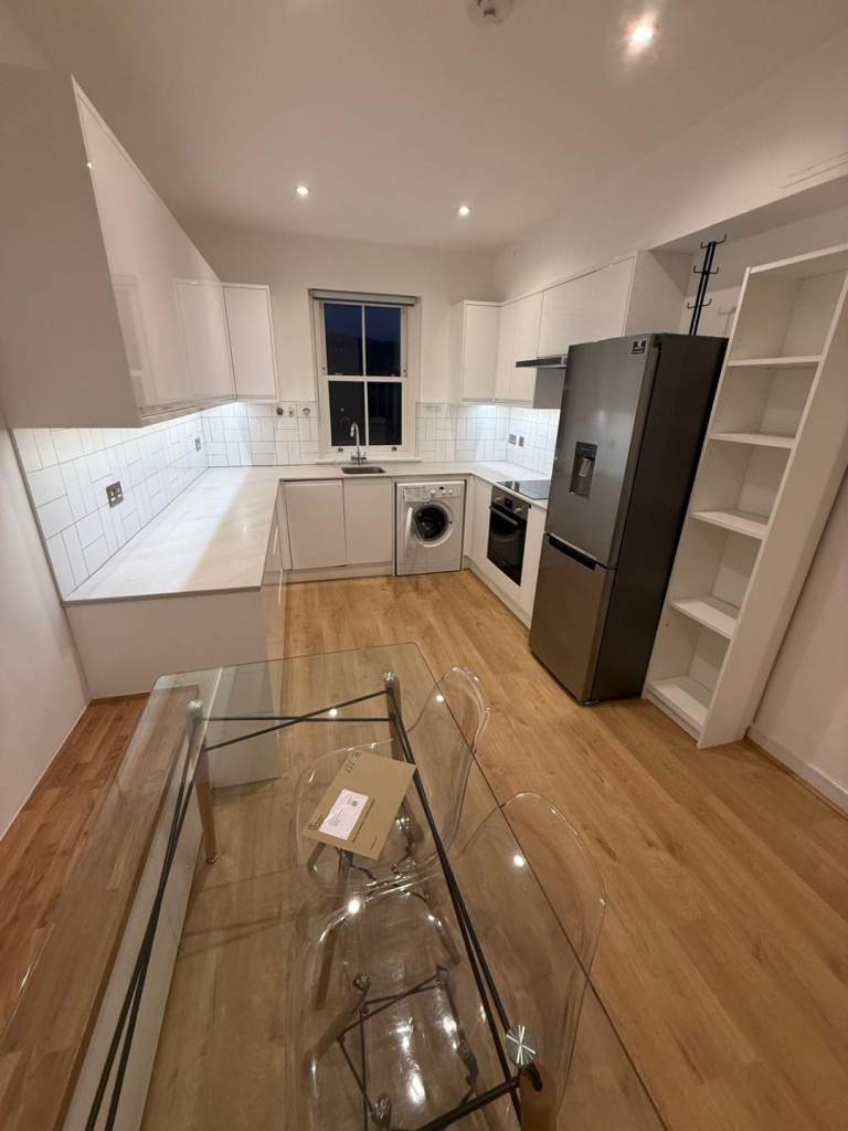 Fully Furnished 2 Bedroom Flat in Clapham, Zone 1 | Bills Included, Flexible Let Options