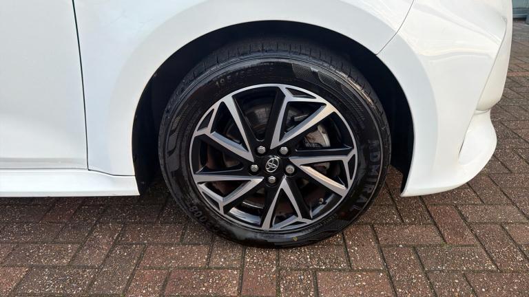 2021 Toyota Yaris 1.5 Hybrid Design 5dr CVT Hybrid Hatchback Hatchback Hybrid Automatic