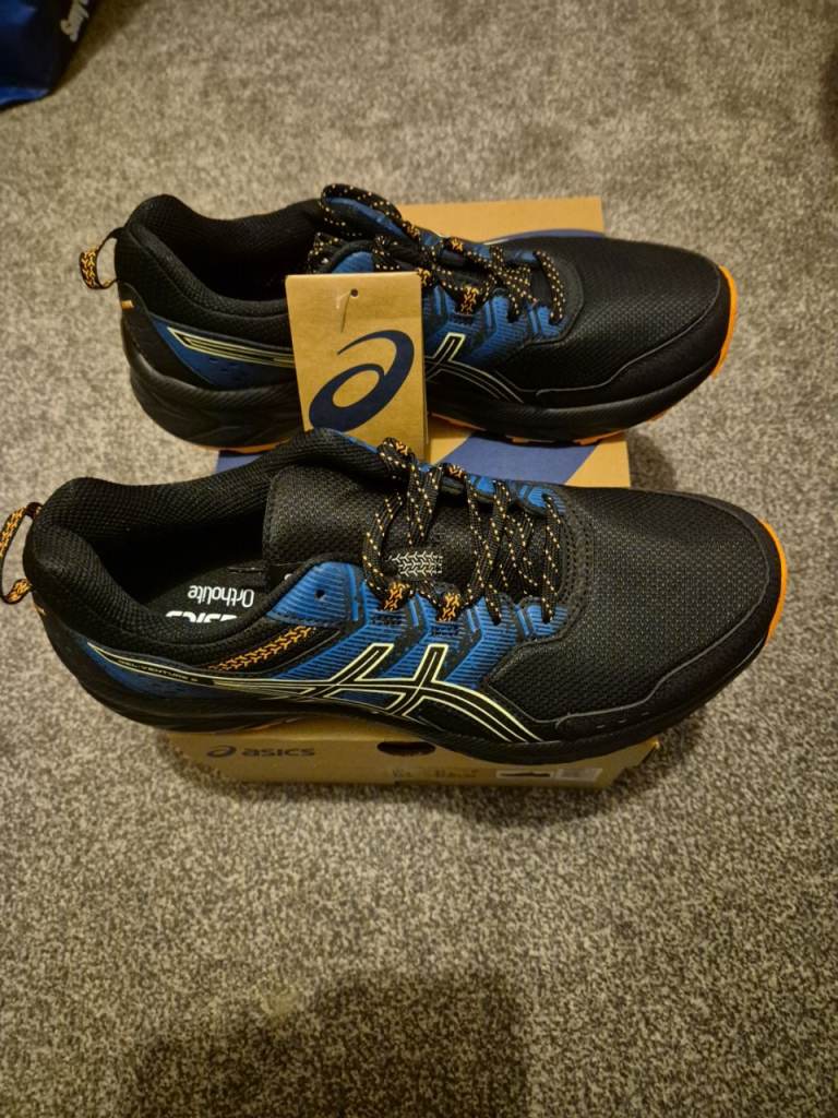 image for Asics Gel Venture 9 trainers size 9