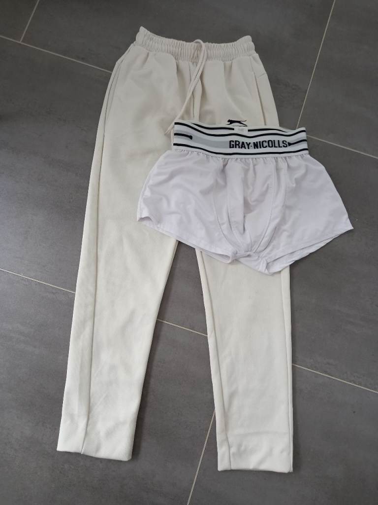 Junior cricket clothing age 7 to 8