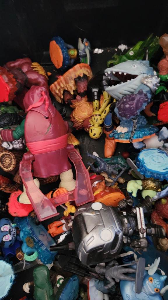 Skylander figures bundle 