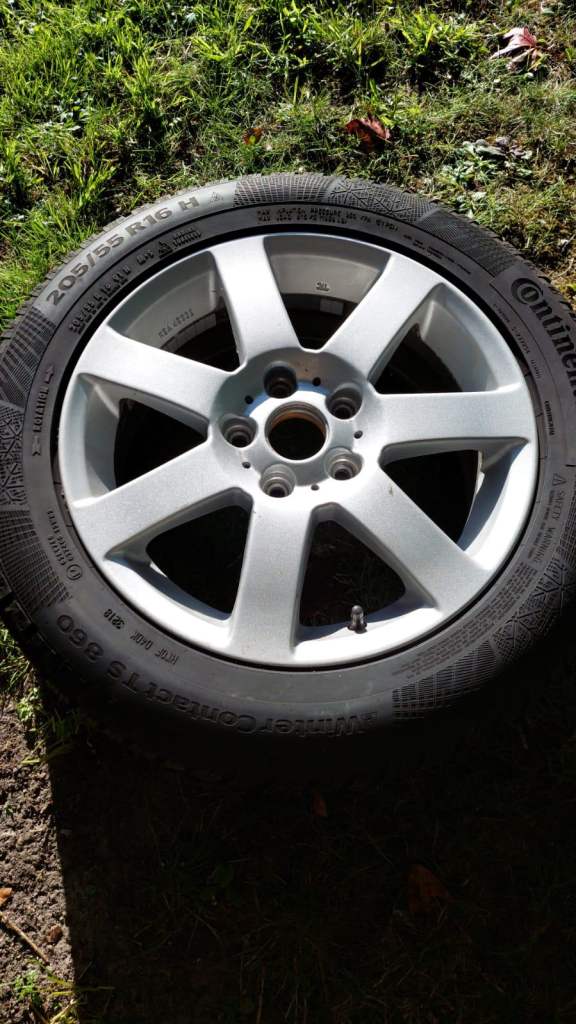 VW Touran or Passat Alloy Wheels with Continental Winter Tyres