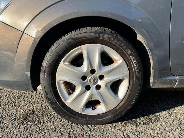 2012 Vauxhall Zafira 1.6 16V Exclusiv Euro 5 5dr MPV Petrol Manual