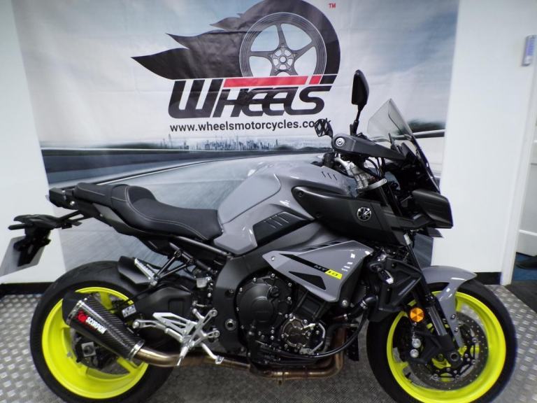 2016 YAMAHA MT-10 WITH A SCORPION CAN FITTED