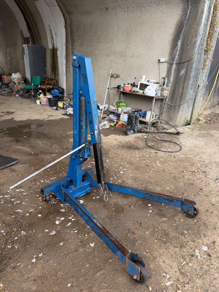 Car Engine Crane for sale 