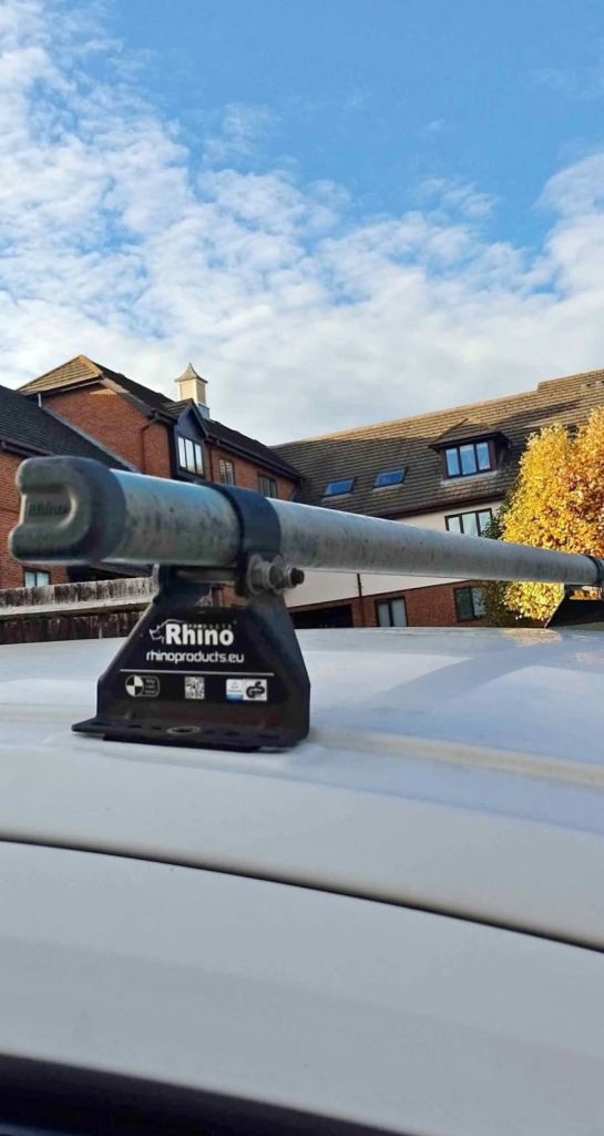 Rhino roof bars x 4