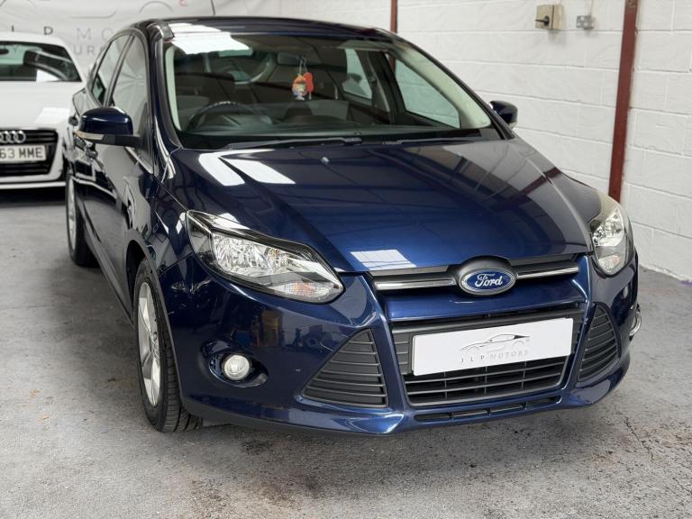 2012 Ford Focus 1.6 Zetec Hatchback 5dr Petrol Manual Euro 5 (125 ps) Hatchback Petrol Manual