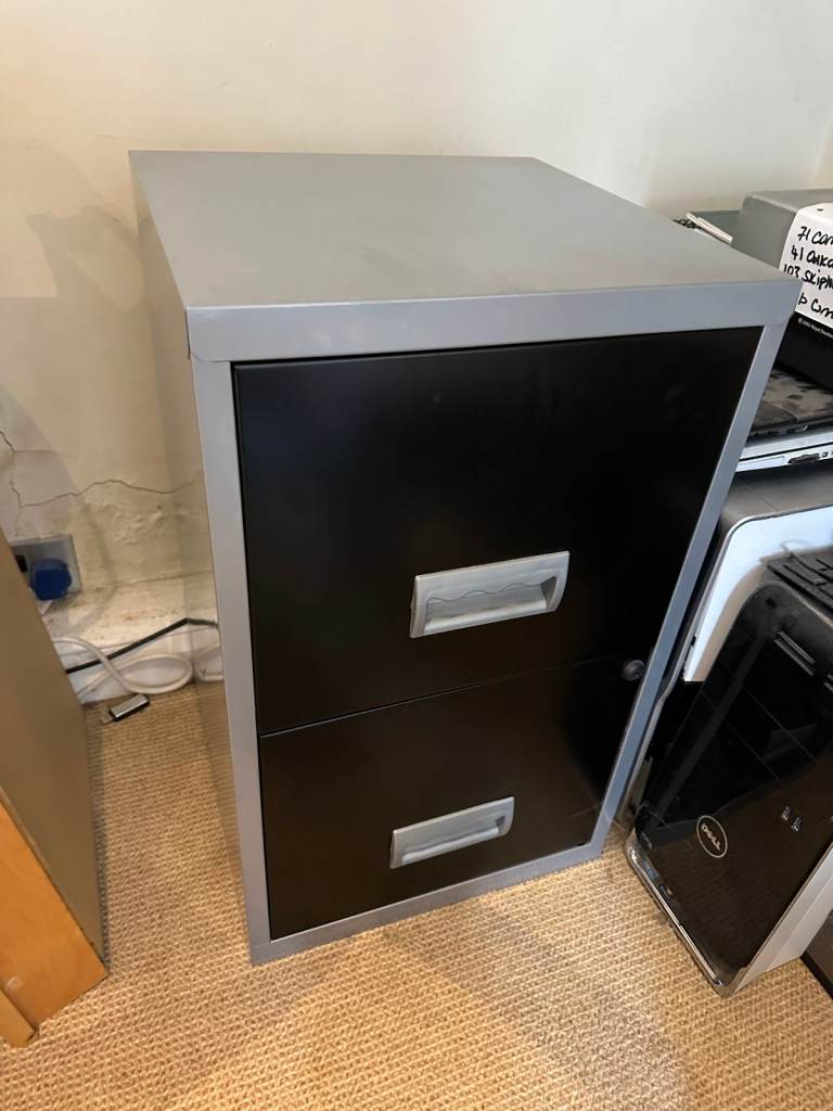 2 Drawer Metal Filing Cabinet – £30